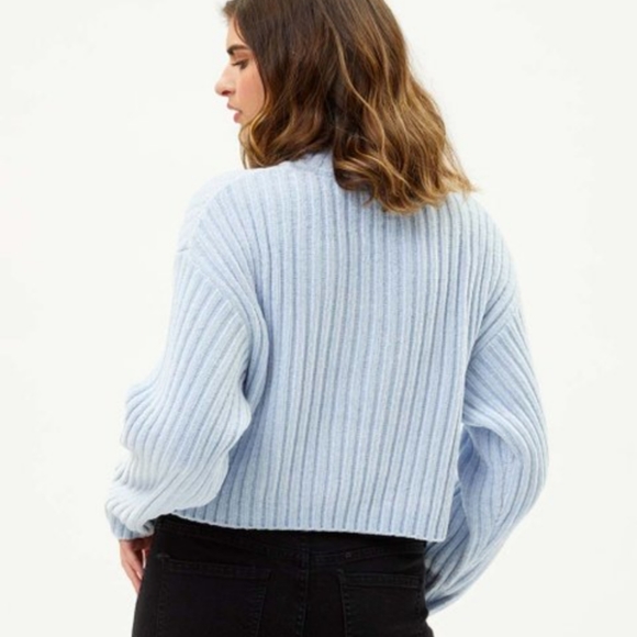 New Dusty Blue Ribbed Mock-Neck Pullover cropped - Picture 3 of 4